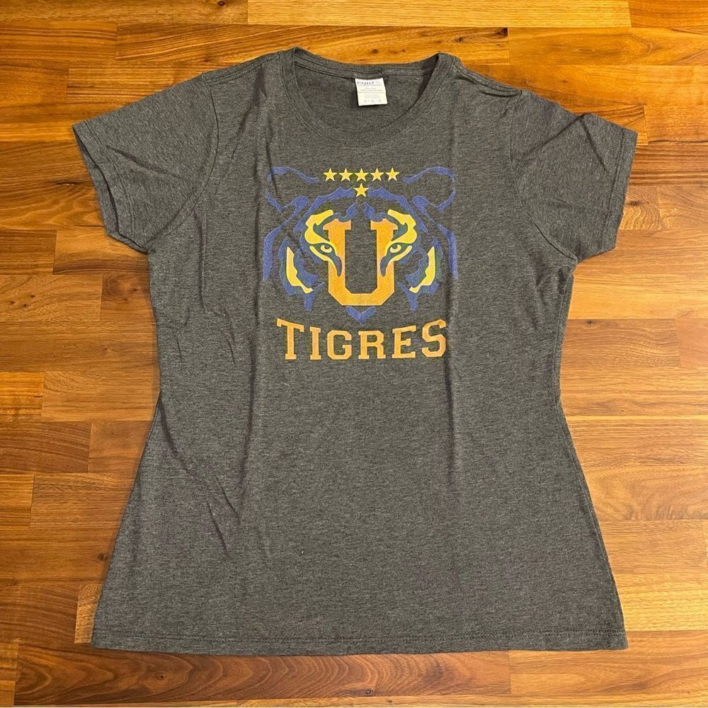 🍋 Los Tigres Soccer Club Women’s Short Sleeve T-Shirt Tigres Logo Size M
